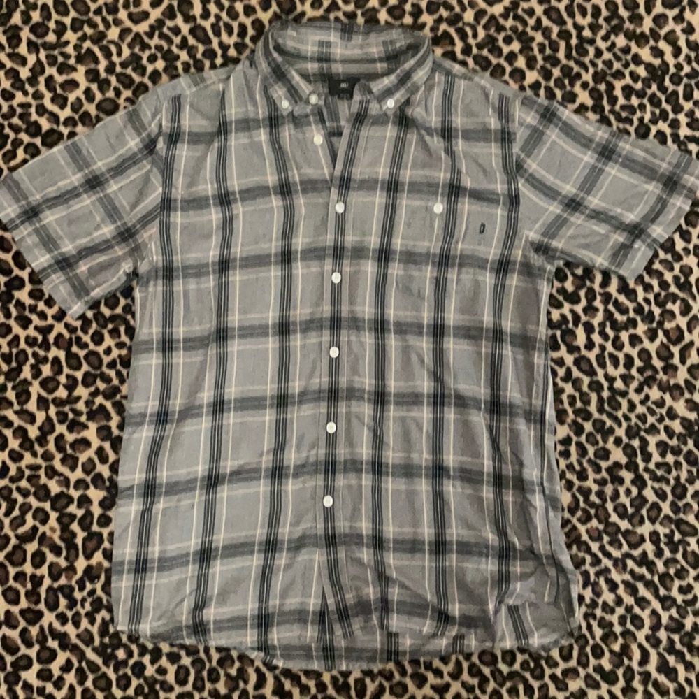 Men’s OBEY shirt